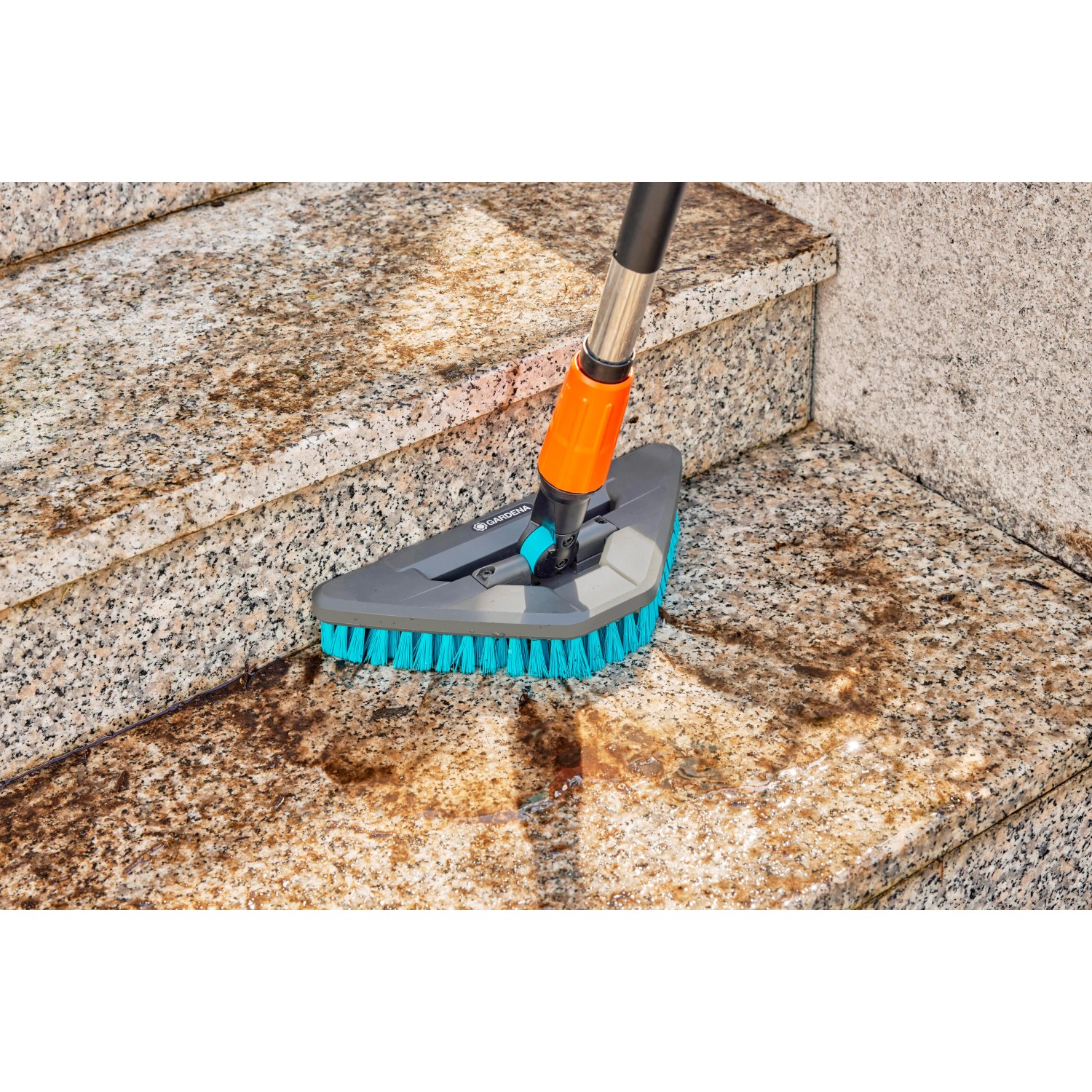 Gardena Cleansystem Stielbürste Hard Flex Anthrazit kaufen bei OBI