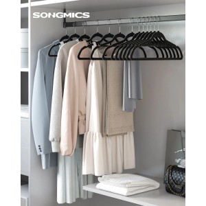 Songmics Kleiderbügel Set, 50-teilig, schwarz-silber, Samt, für ordentliche Kleideraufbewahrung im Schrank.