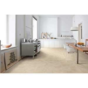 Living by Haro Designboden HydroStar Finca Naturstein sand im modernen Küchenambiente.