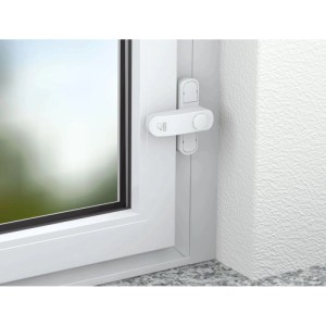 Weißes Basi Fenstersicherungs-Set FS 500 am Fenster montiert.