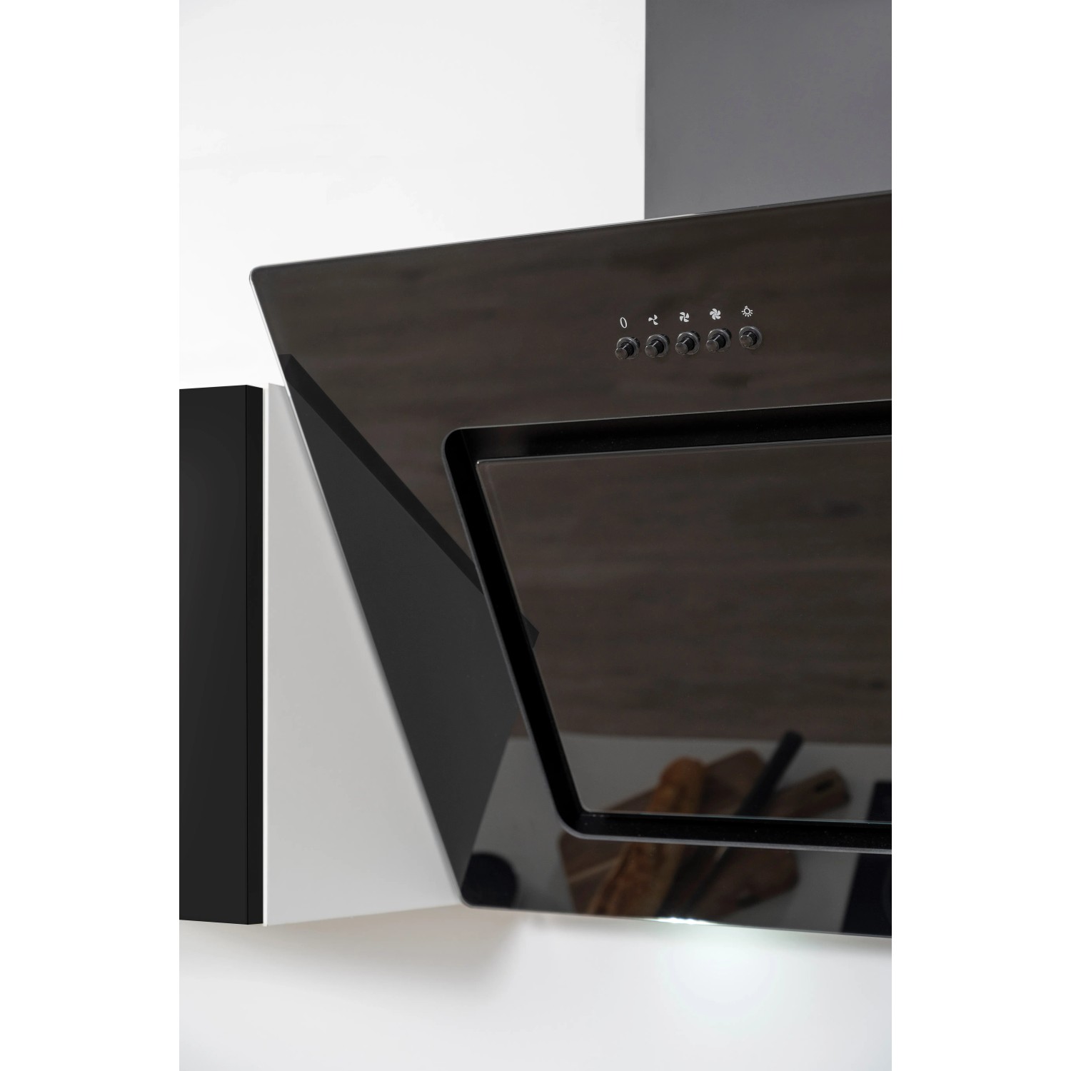 Respekta Schräghaube in Schwarzglas-Optik, Teil der Premium Küchenzeile 280 cm.