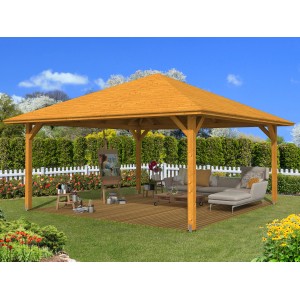 Holz-Pavillon Cannes 4 von Skan Holz, eiche hell lasiert, mit Gartenmöbeln und Staffelei im Garten.