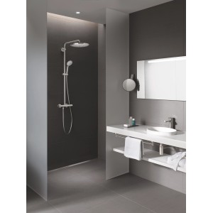 Grohe Euphoria 310 Duschsystem in Supersteel im modernen Badezimmer.
