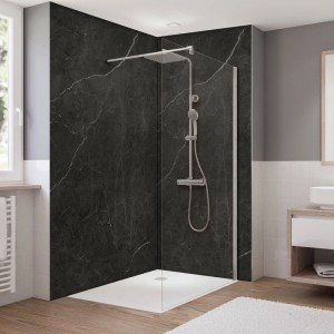 Breuer Walk-in Duschwand Via, 120 cm, Klarglas, Chrom, mit Duscharmatur vor dunkler Marmorwand.