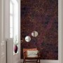 Komar Vlies Fototapete Lotus, 200x280 cm, mit floralem Muster in Gold und Lila.