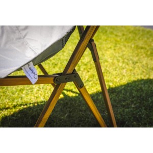 Detailansicht Acamp Camping Relaxsessel 56309: Holzoptik, grauer Bezug, ideal für Camping & Garten.