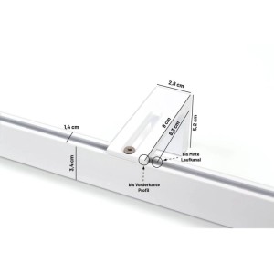 Weiße 1-lauf Gardinenschiene aus Aluminium mit Wandträger und detaillierten Maßen. Für moderne Wohnräume.