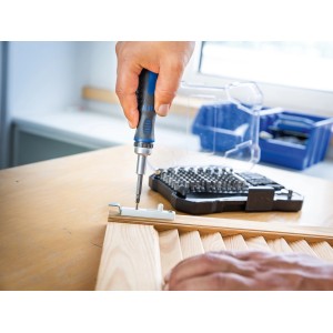 LUX Schraubendreher- und Bit-Set (106-teilig) im Einsatz. Schraubenzieher Set mit Bits und Ratschenschrauber.