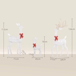 Drei silberne LED-Rentiere mit roten Schleifen, das größte mit Geweih. Festliche Weihnachtsdekoration für den Außenbereich.