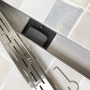 Verosan+ Duschrinne Isel 70 cm aus Edelstahl mit Designrost und Zubehör.