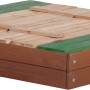 Geschlossener, braun-grüner Axi Ella XL Sandkasten aus Holz, 120x120x20 cm.