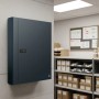 Anthrazitfarbener Basi Schlüsselschrank SK 80 mit 204 Haken und 3-stelligem Zahlencode.