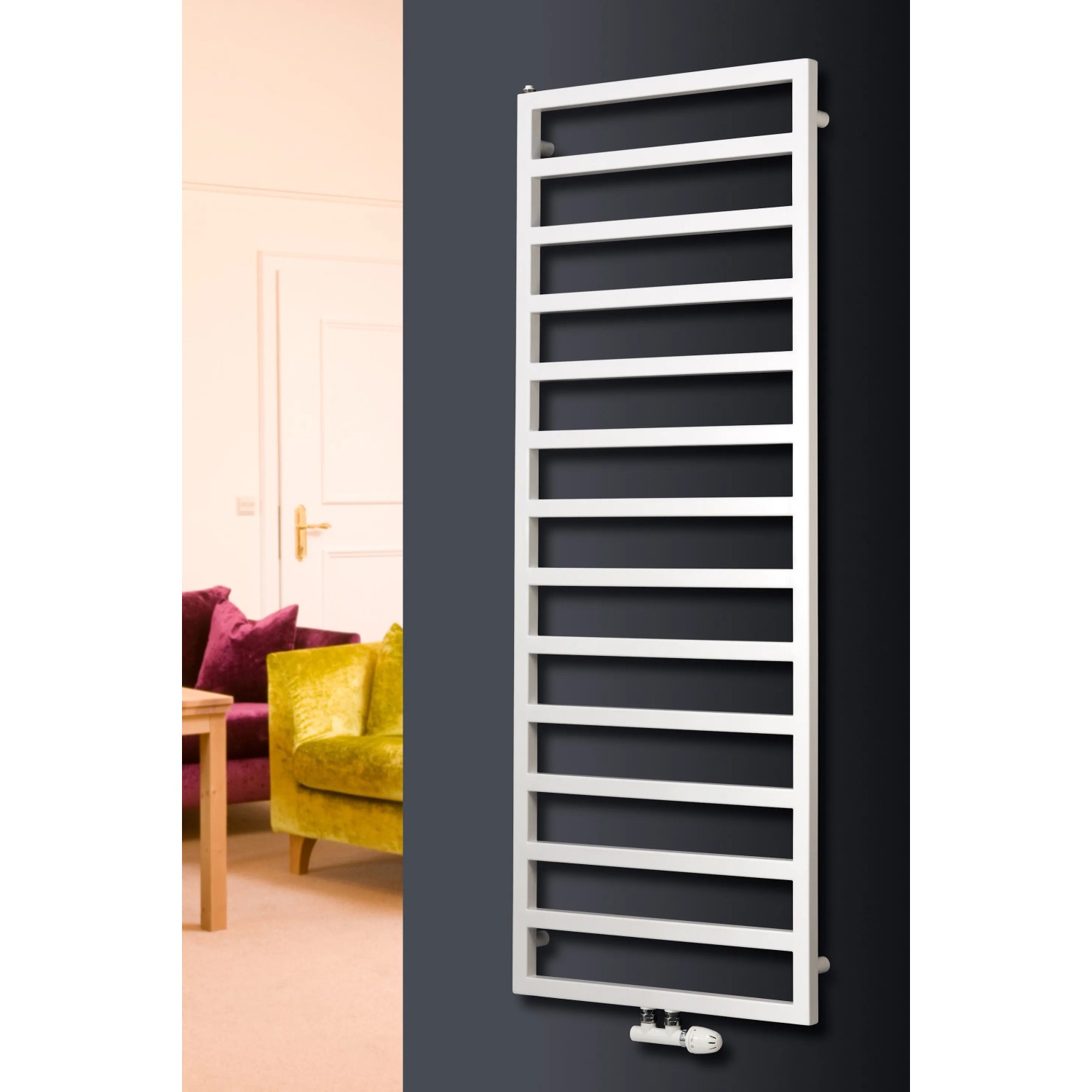 Weißer Ximax Badheizkörper Pure mit Mittenanschluss (870x600 mm, 404 Watt) an grauer Wand.
