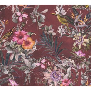 Vliestapete mit Blumen, Blättern und Vögeln in Rot- und Grüntönen.