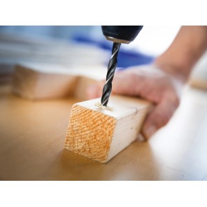 LUX Holzbohrer Classic bohrt Loch in Holz. Spiralbohrer für präzise Holzarbeiten.