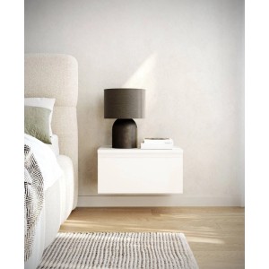 Weißer Selsey Bemmi Nachttisch hängend mit Schublade im Schlafzimmer. Modernes Design, wandmontiert, platzsparend.