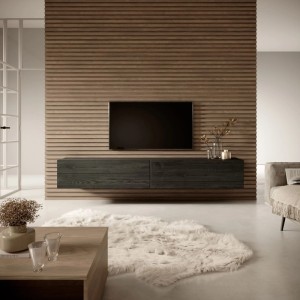 Selsey TV-Hängeboard Bisira 140 cm in Dunkelgrau, schwebend unter TV an Holzlamellenwand. Modernes Wohnzimmerdesign.