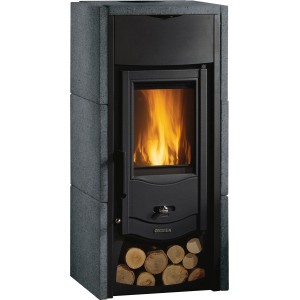 La Nordica Asia Bii Kaminofen mit Natursteinverkleidung, 6 kW, Holzscheite im Fach.