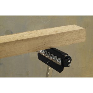 wolfcraft Multifunktions-Auflagen- und Rollenbock mit Holzbrett als Arbeitsbock.