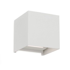 Weiße quadratische LED Außen Wandleuchte aus Aluminium, 10x10cm, mit einstellbarem Abstrahlwinkel und warmweißem Licht.