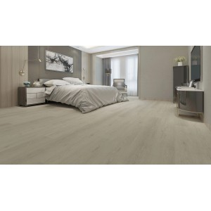 Heller Click-Vinylboden Gilbert Oak Diele Village im Schlafzimmer verlegt.