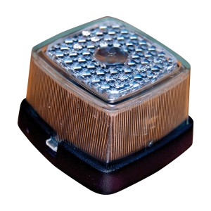 Weiße Las Positionsleuchte für PKW Anhänger mit Rückstrahler für mehr Sicherheit.