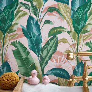 Envy Vliestapete Leaf It Out: Rosa-grünes Blätterdesign für tropische Akzente.
