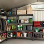 Anthrazitfarbenes Ar Shelving Schwerlastregal mit 5 Böden im Keller oder Garage.