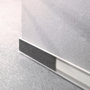 Sockelleiste Kunststoff Silber mit Einschub für Vinylboden, 58mm hoch.