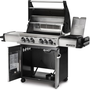 Napoleon Gasgrill Legend LD485 mit 4 Brennern, Sizzle Zone und Seitenbrenner. Grill mit offenem Unterschrank.
