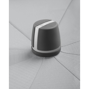 Detailaufnahme des silbergrauen Schneider Balkonschirms (225x120 cm) mit Knickfunktion.