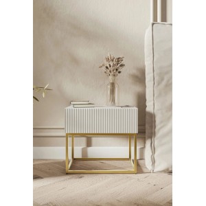 Selsey Veldio Nachttisch weiß, Rillenfront, goldfarbenes Gestell, 50 cm. Modernes Schlafzimmer-Design.