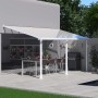 Weiße Palram Canopia Olympia Terrassenüberdachung 3x5.5 m mit klarem Dach über Sitzgruppe und Grill.