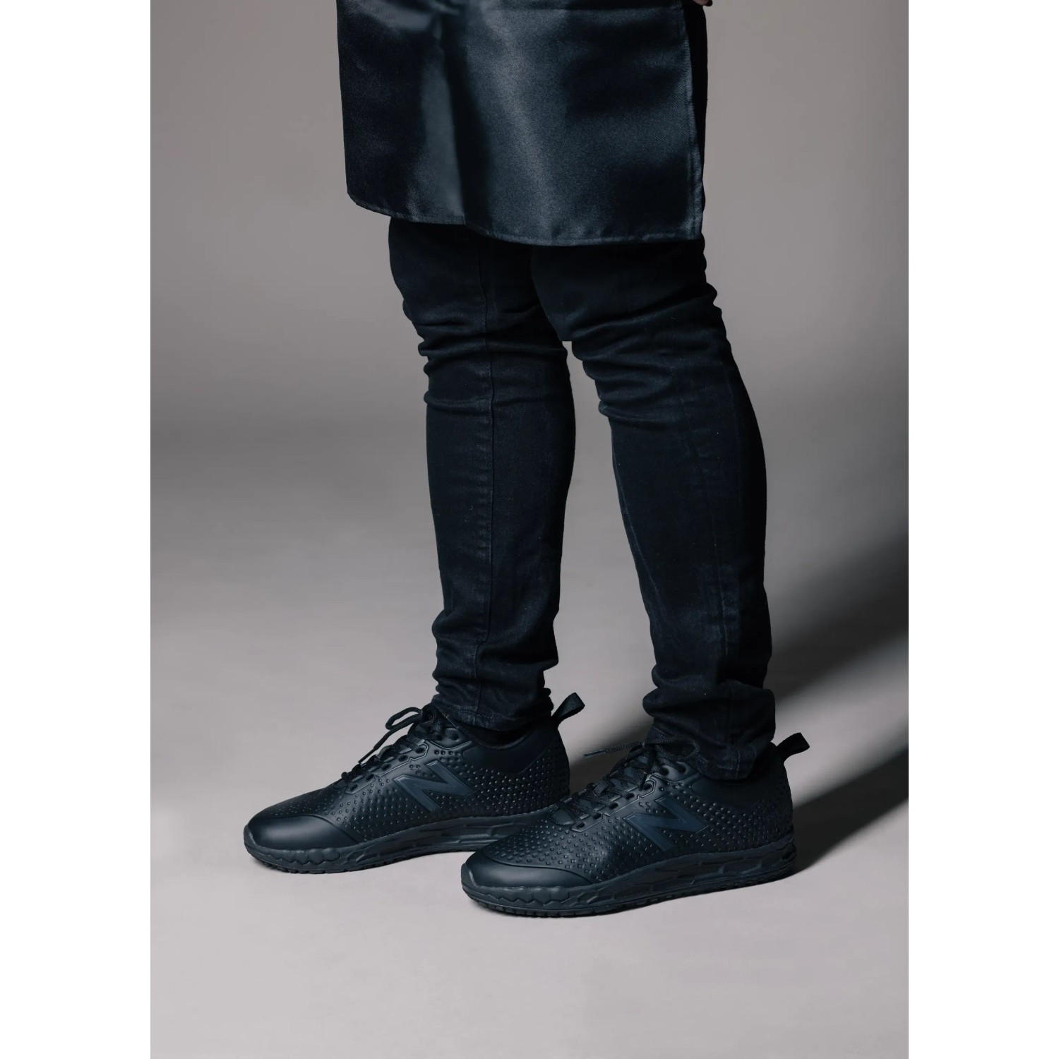 Schwarze New Balance 906 SR Berufsschuhe für Damen, Größe 36. Rutschfeste Arbeitsschuhe.