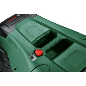 Detailaufnahme des Bosch Akku-Rasenmähers Advanced Rotak 36 V-44-750 Solo, Fokus auf Bedienelemente.