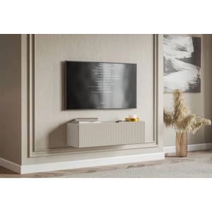 Selsey Veldio TV-Hängeboard 100 cm in Greige mit geriffelter Lamellenfront, schwebend unter TV im Wohnzimmer.