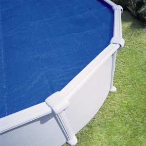 Blaues Summer Fun Pool mit Thermoabdeckung, passgenau für runde Pools.