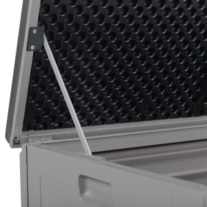 Geöffnete graue Salango Auflagenbox aus Kunststoff, 390 l Fassungsvermögen, Detailansicht des Deckels.