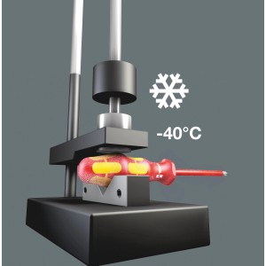 Wera isolierter Schlitz-Schraubendreher unter extremer Kälte (-40°C) im Test.