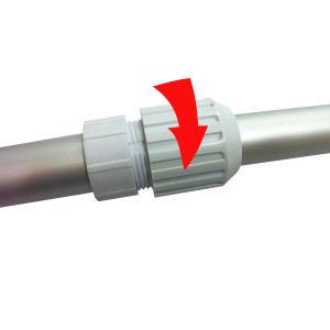 Detailaufnahme: Schnellverschluss der Steinbach Teleskopstange (240-460cm) für Poolkescher.