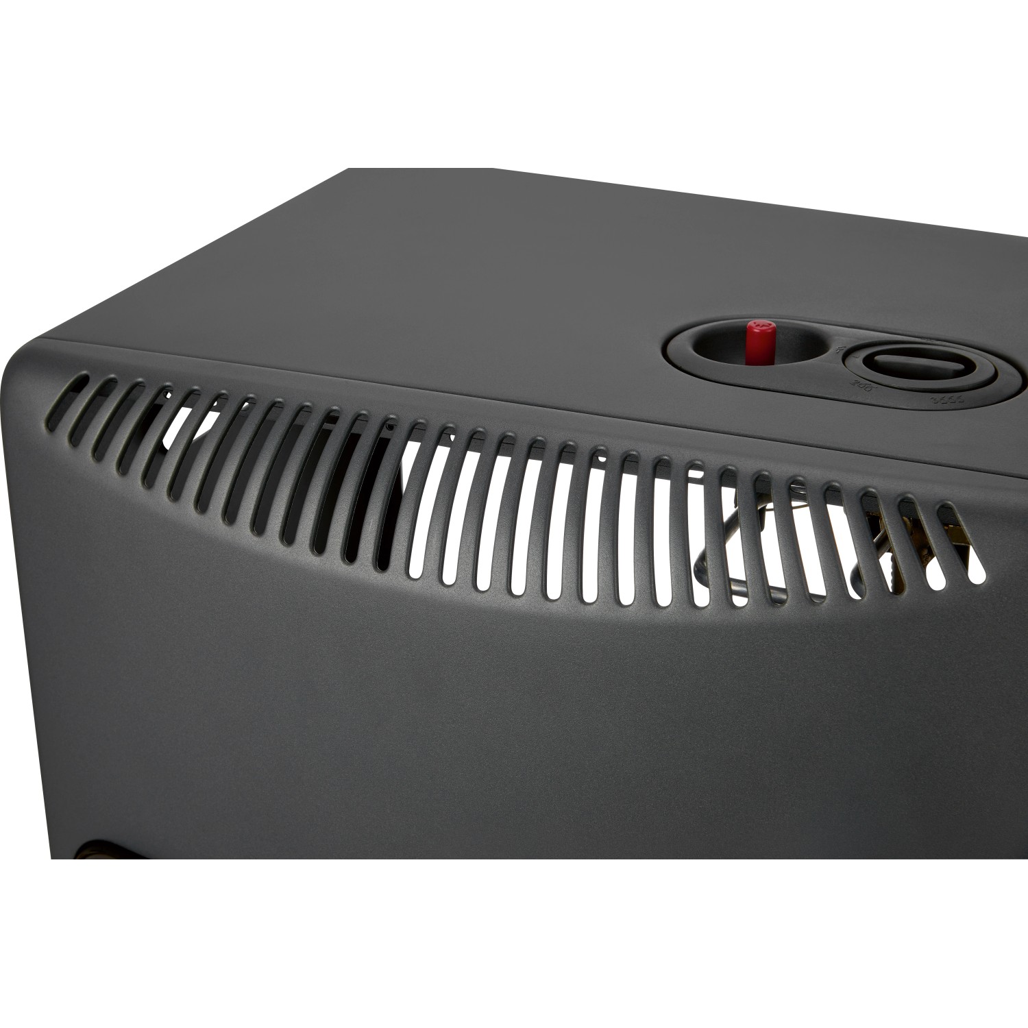 Detailansicht eines Infrarot-Gasheizofens mit Lüftungsschlitzen und Bedienelementen.