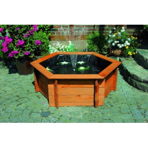 Sechseckiger Promadino Hochteich aus Kiefernholz mit Solarpumpe und Seerosen.