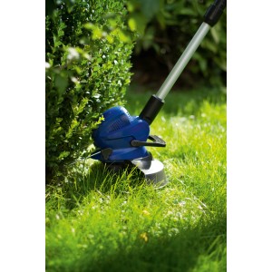 LUX Rasentrimmer mit Doppelfaden-Ersatzspule T 396 (Ø 1,5 mm, 2x5 m) beim Trimmen von Rasen.