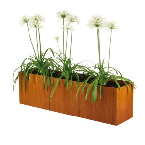 bellissa Corten Hochbeet Bausatz PANNELLO, 116x44x50cm, rostfarben, modular, mit weißen Blumen bepflanzt.