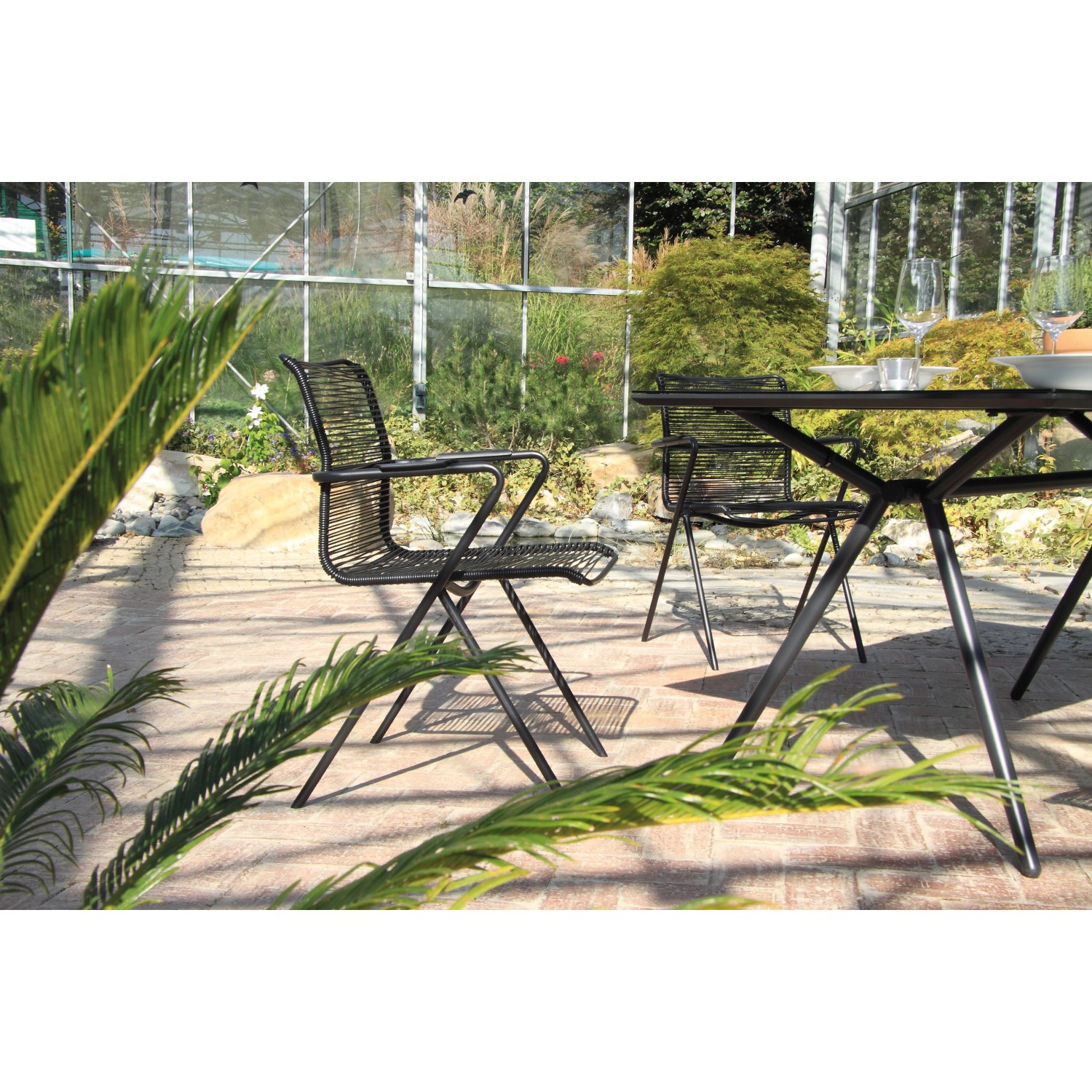 Acamp Alpha Rope Gartenstuhl Set, 4 anthrazitfarbene Stapelsessel mit modernem Rope-Design.