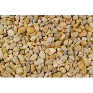 Nahaufnahme von buntem Rundkies Quarzkies (8-16 mm) für Garten- und Landschaftsbau.