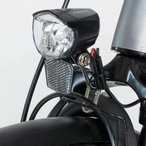 Fischer Dynamo-LED-Frontlicht 70 Lux mit Reflektor am Fahrrad.