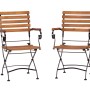 Set aus 2 Acamp Klappsesseln Lindau. Teakfarbenes Akazienholz, schwarzer Eisenrahmen, klappbar für Garten.