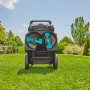 Gardena Akku-Rasenmäher PowerMax Duo 46/36V mit zwei blauen Messern auf Rasen.