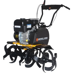 Texas TX602B Benzin-Motorhacke mit Briggs & Stratton Motor und schwarzen Hackmessern.